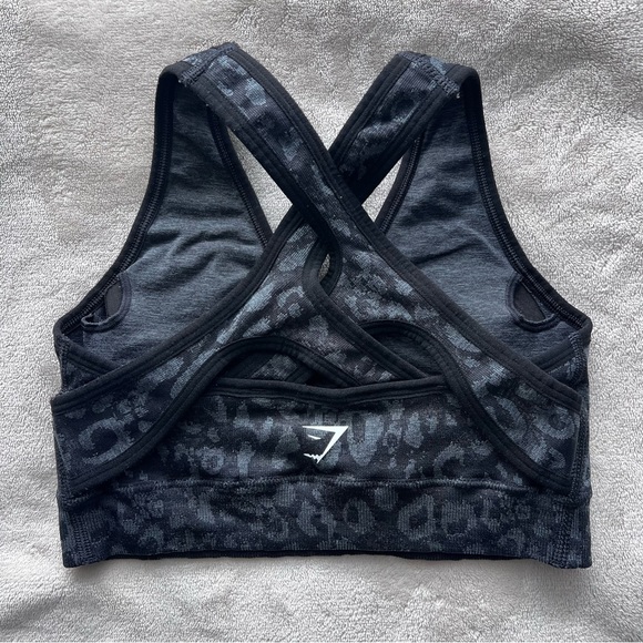 GYMSHARK Adapt Seamless Animal Sports Bra and Leggings – Black - Picture 5 of 8